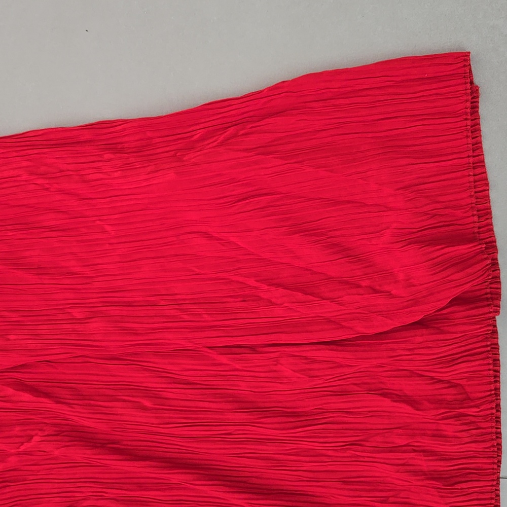 Max Mara Red Long-Sleeved Midi Dress Featuring Pleated Texture Size 2 - Picture 4 of 9